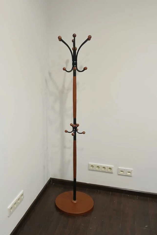 Вешалка напольная Д 1 фото в интерьере 1